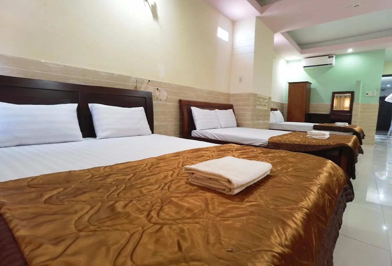 Khach San Nhu Y Hotel Ho Chi Minh City 0*,